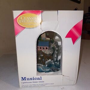 Classic Treasures Musical Lighthouse water Globe